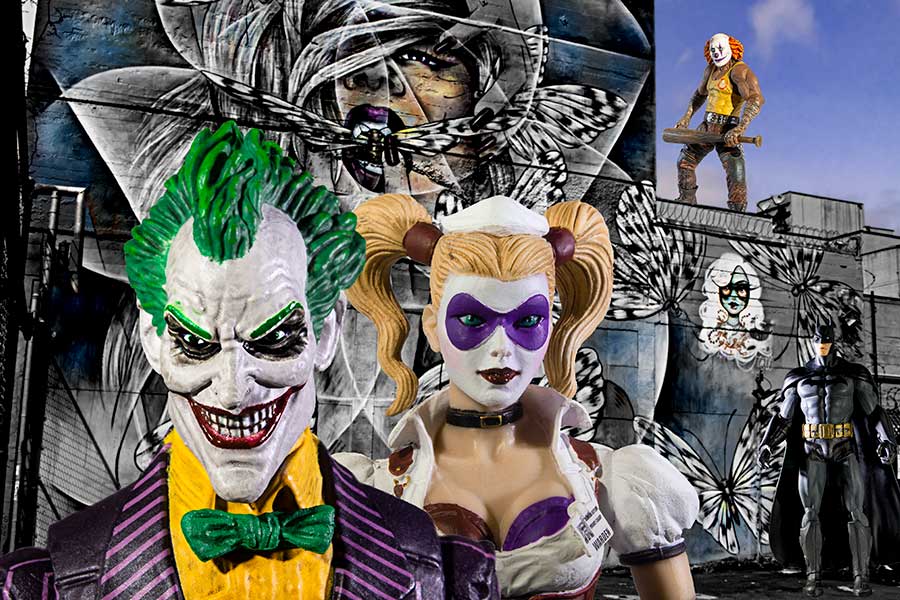 Joker, Harley Quinn and Clown trap the Batman