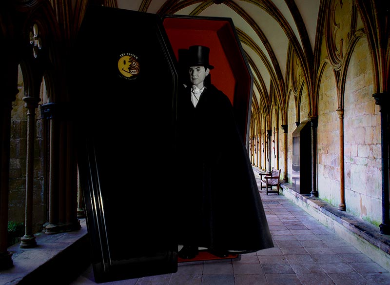 Dracula Lugosi  in coffin